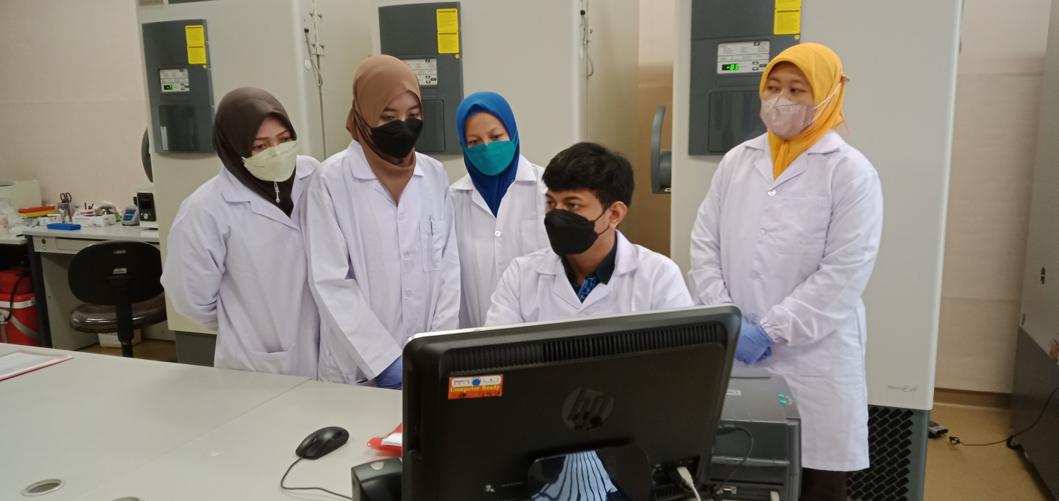Biobank FMPHN UGM Laboratory Technicians provide technical training to UGM Academic Hospital laboratory technicians to support hospital-based biobank preparations